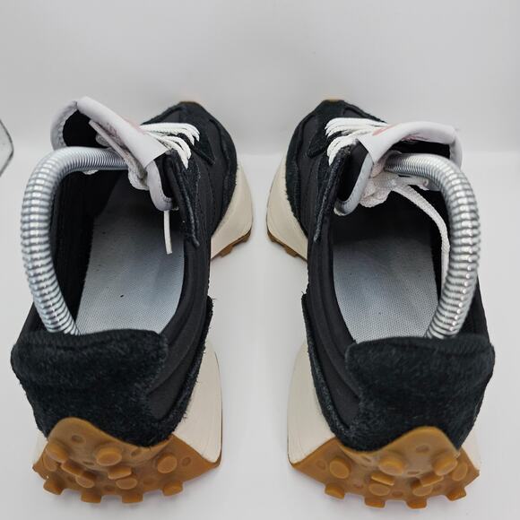 New Balance 327 Black White Gum Womens 7 B Running Shoes - Picture 7 of 11